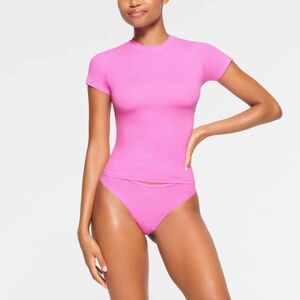 Skims Fits Everybody T-Shirt Size L Neon Orchid